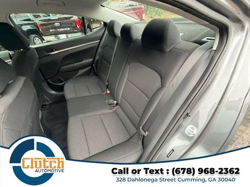 Used 2019 Hyundai Elantra SE w/ Cargo Package FWD image 18