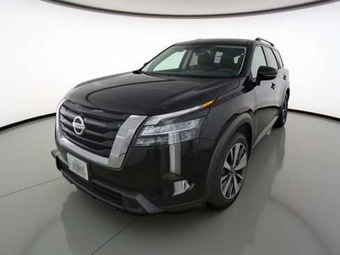 Used 2025 Nissan Pathfinder SV AWD/4WD image 3