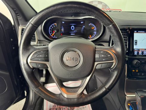 Used 2021 Jeep Grand Cherokee Laredo X AWD/4WD image 13