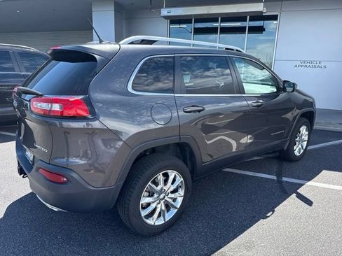 Used 2015 Jeep Cherokee Limited w/ Trailer Tow Group AWD/4WD image 4