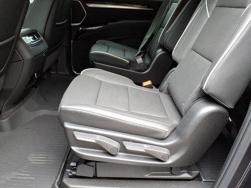 New 2026 Cadillac Escalade ESV Luxury image 12