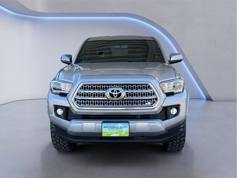 Used 2016 Toyota Tacoma TRD Sport w/ Towing Package AWD/4WD image 2
