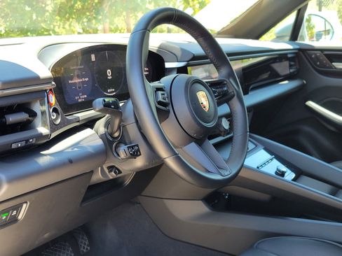 Used 2025 Porsche Macan Electric w/ Premium Package RWD image 4