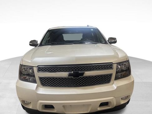 Used 2012 Chevrolet Avalanche LTZ AWD/4WD image 6