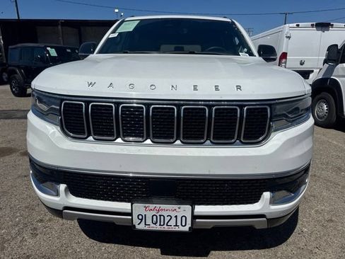 Used 2024 Jeep Wagoneer L Series II w/ Flexible Seating Group AWD/4WD image 2