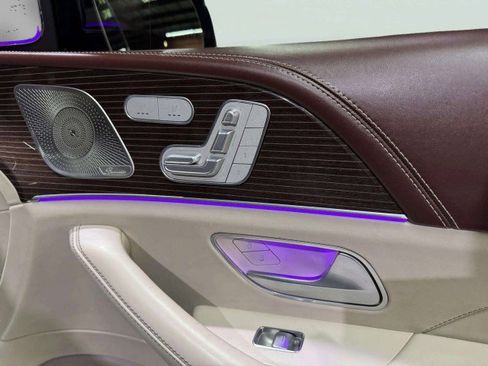 Used 2021 Mercedes-Benz Maybach GLS 600 4MATIC image 76