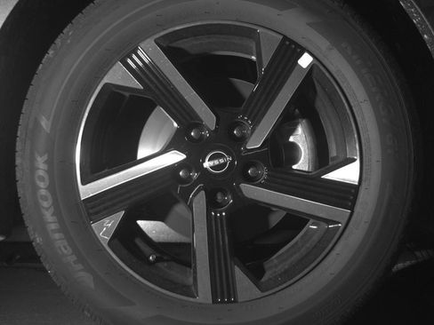 Used 2025 Nissan Sentra SV FWD image 10