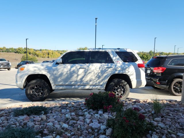 Used 2013 Toyota 4Runner SR5 AWD/4WD image 2