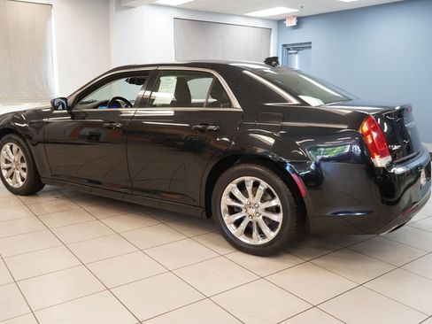 Used 2016 Chrysler 300 Limited w/ Driver Convenience Group AWD/4WD image 7