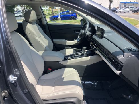 Certified 2025 Honda Accord Touring image 36