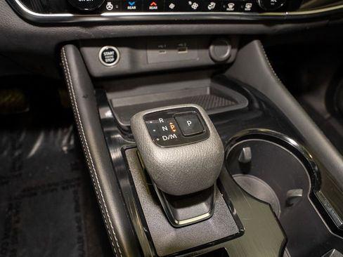 Used 2023 Nissan Rogue SL w/ SL Premium Package image 18