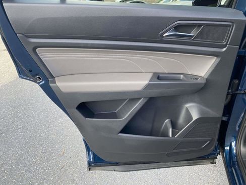 Certified 2023 Volkswagen Atlas Cross Sport SE w/ Panoramic Sunroof Package AWD/4WD image 26