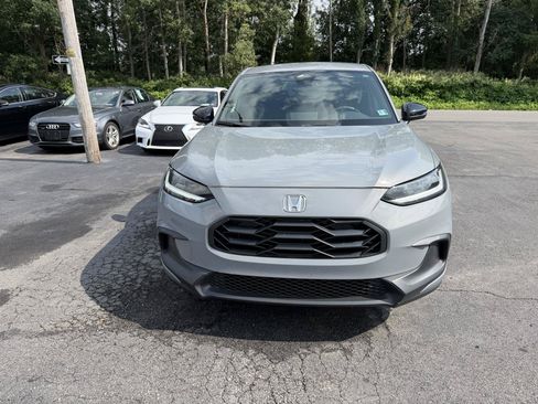 Used 2024 Honda HR-V Sport image 2