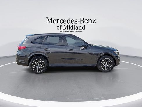 Used 2024 Mercedes-Benz GLC 300 4MATIC image 9