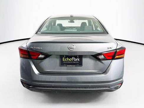 Used 2024 Nissan Altima 2.5 SV image 7