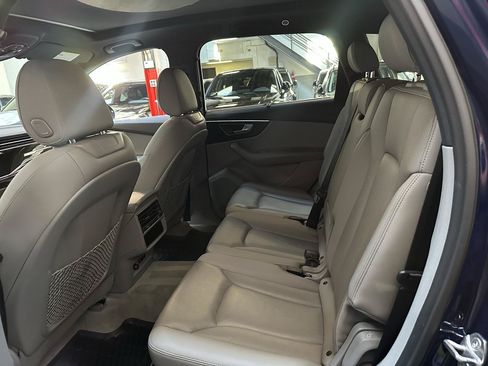 Used 2022 Audi Q7 2.0T Premium Plus w/ Premium Plus Package AWD/4WD image 16