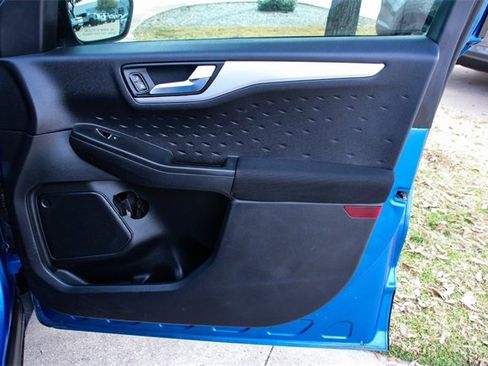 Used 2020 Ford Escape SE image 22