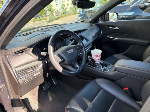 Certified 2023 Cadillac XT4 Sport AWD/4WD image 9