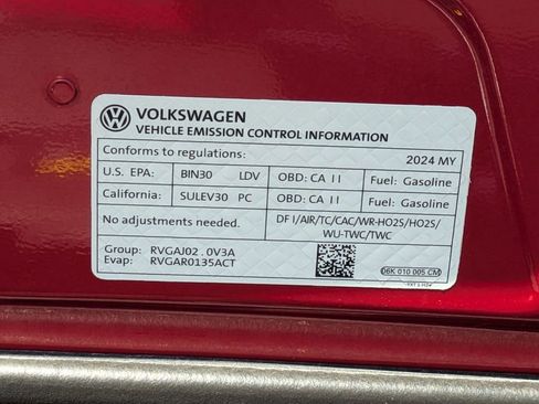 Used 2024 Volkswagen Tiguan SE R-Line image 24