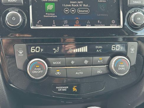 Used 2020 Nissan Rogue SL w/ Premium Package AWD/4WD image 12