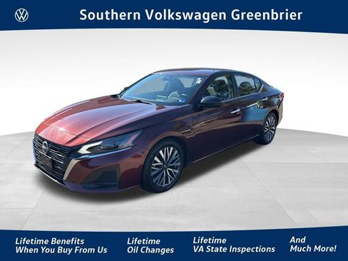 Used 2024 Nissan Altima 2.5 SV FWD image 1