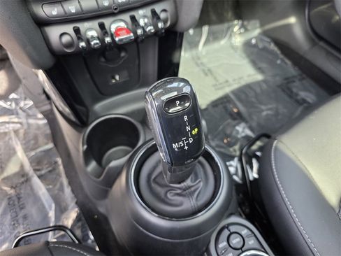 Used 2023 MINI Cooper 4-Door Hardtop image 26