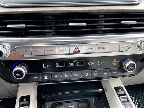 Used 2020 Kia Telluride SX w/ Towing Package FWD image 33