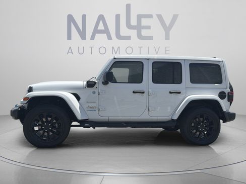 Used 2022 Jeep Wrangler Unlimited Sahara w/ Cold Weather Group AWD/4WD image 2
