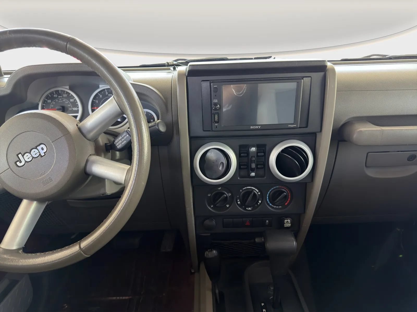Used 2010 Jeep Wrangler Unlimited Sahara w/ Dual Top Group AWD/4WD image 15