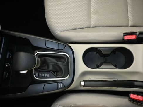 Used 2024 Kia Soul LX FWD image 18