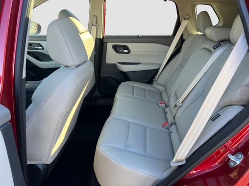 Certified 2026 Nissan Rogue SV w/ SV Premium Package image 11