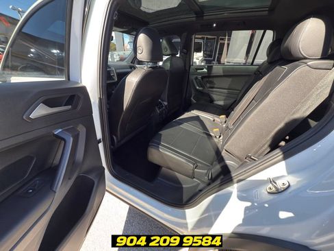 Used 2021 Volkswagen Tiguan SE FWD image 32