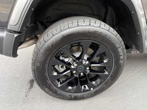 Used 2025 Jeep Wrangler Sahara w/ Safety Group image 14