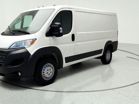Used 2026 RAM ProMaster 2500 w/ Convenience Group FWD image 3