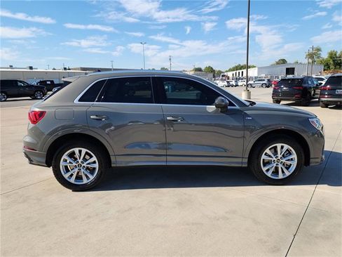 Certified 2025 Audi Q3 2.0T Premium w/ Convenience Package image 8