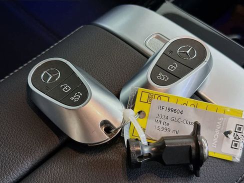 Used 2024 Mercedes-Benz GLC 300 GLC 300 image 21