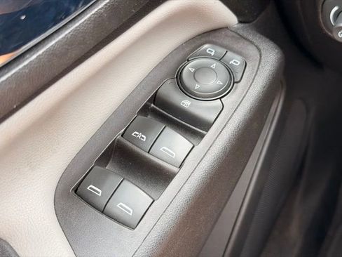 Used 2020 Chevrolet Equinox LS FWD image 22