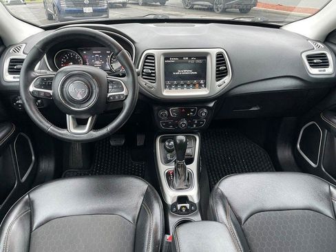 Used 2019 Jeep Compass Latitude w/ Popular Equipment Group AWD/4WD image 12