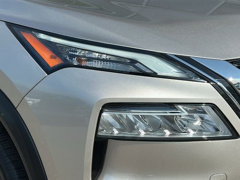 Certified 2023 Nissan Rogue SL w/ SL Premium Package AWD/4WD image 4