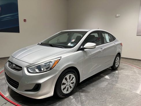 Used 2015 Hyundai Accent GLS image 2