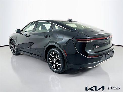 Used 2023 Toyota Crown AWD/4WD image 7