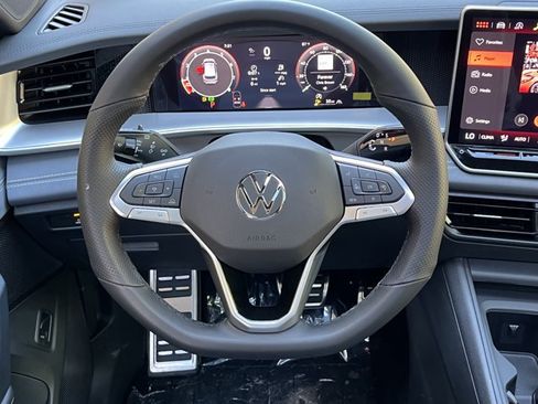 New 2026 Volkswagen Tiguan SE R-Line AWD/4WD image 17