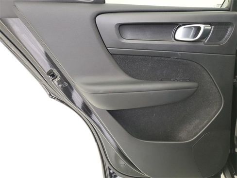 Used 2020 Volvo XC40 T4 R-Design w/ Advanced Package image 16