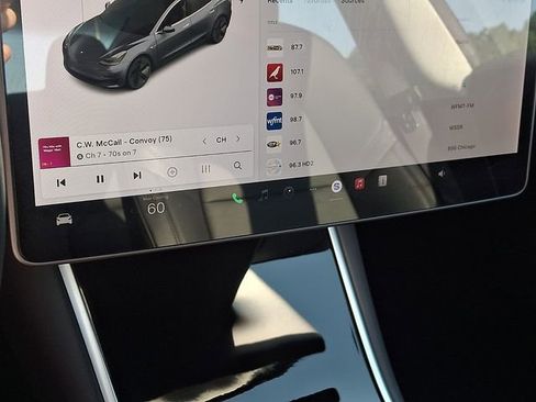 Used 2018 Tesla Model 3 Long Range RWD image 17