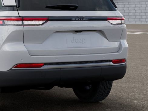 New 2026 Jeep Grand Cherokee Altitude RWD image 13