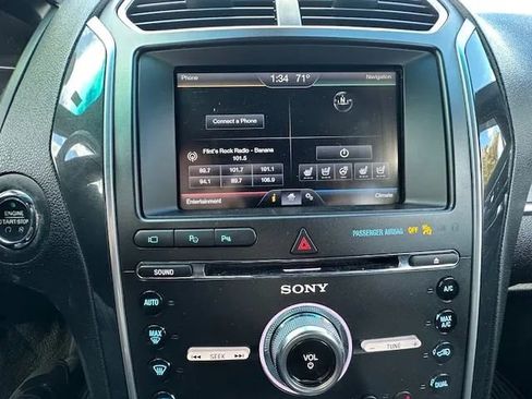 Used 2016 Ford Explorer Limited w/ Equipment Group 301A image 19