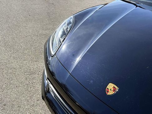 Certified 2022 Porsche Cayenne Platinum Edition image 15