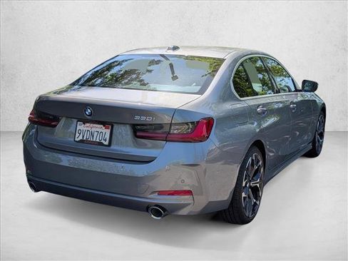 Used 2025 BMW 330i Sedan w/ Convenience Package RWD image 5