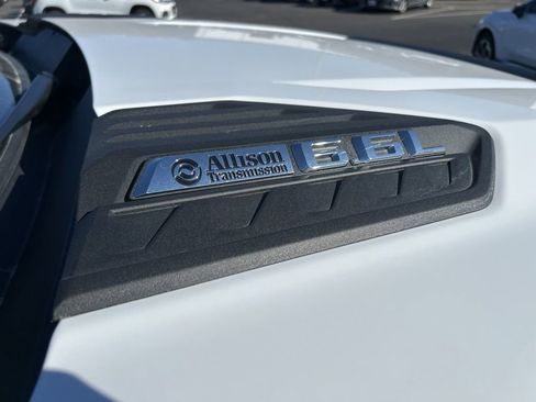 Used 2024 Chevrolet Silverado 2500 Custom w/ Custom Convenience Package image 10