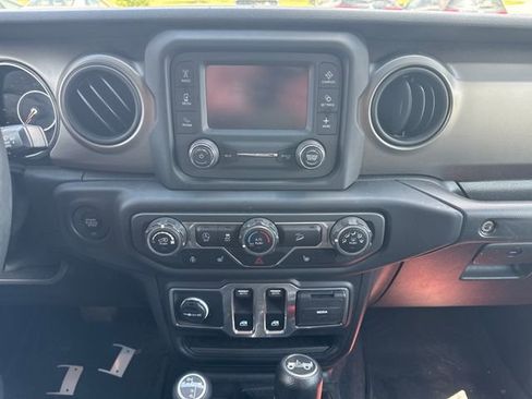 Used 2018 Jeep Wrangler Sport AWD/4WD image 23